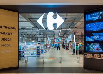 W Carrefour można już kupić wodę w zwrotnych butelkach