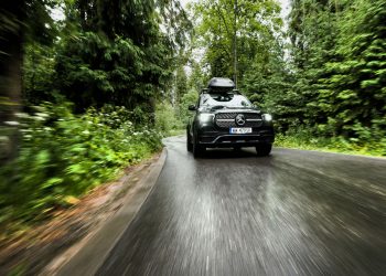 Karta „Mercedes me charge” zapewnia dostęp do ponad 200 tys. punktów ładowania