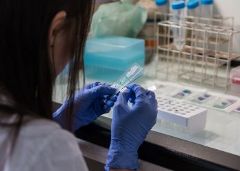 Ratunkiem na miliony ton biomedycznych odpadów może być odzież medyczna wielokrotnego użytku