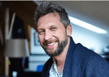 „Zrównoważone budownictwo wcale nie musi być drogie” – mówi Wojciech Witek, architekt