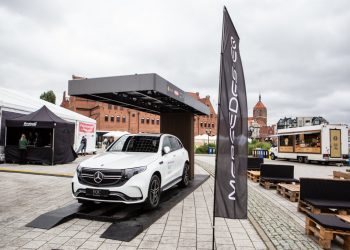 Elektromobilność w Polsce wymaga infrastruktury. Premiera polskiego carportu