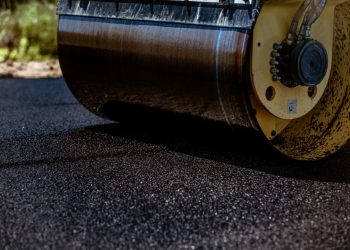 Asfalt redukujący smog na drodze w Ostródzie