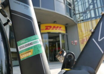 Pracownicy DHL Parcel przesiądą się na rowery elektryczne