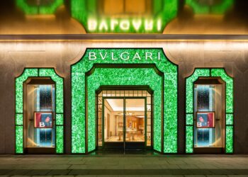 Luksus i ekologia. Fasadę salonu Bvlgari wykonano z butelek z recyklingu