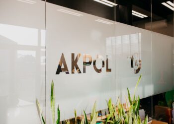 Henkel podjął współpracę z polską firmą. Cel? Ekowiadra na produkty budowlane