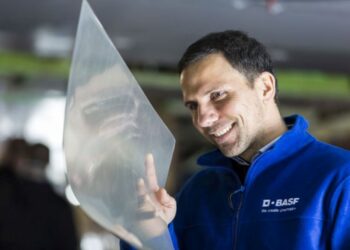 „Skóra rekina” na samolotach to mniejsze zużycie paliwa