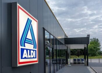 ALDI sprzedaje zabawki, logo sklepu z bioplastiku
