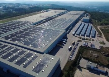 IKEA buduje jedną z największych farm fotowoltaicznych tego typu w Europie