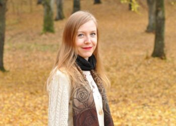 „Duże zagęszczenie pszczół miodnych zagraża nie tylko im samym, ale również dzikim pszczołom” – mówi dr Justyna Kierat