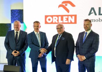 Orlen stawia na pociągi wodorowe – spółka rozpoczyna współpracę z Alstom