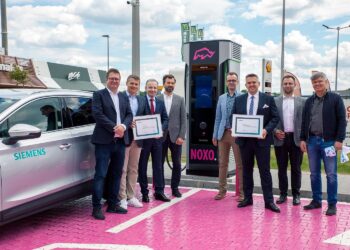 NOXO. otwiera 100 ultraszybką stację ładowania