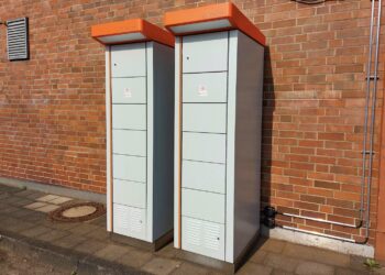 TIER Mobility nawiązuje współpracę z berlińską firmą Swobbee i uruchamia swój pierwszy bateriomat w Polsce