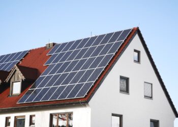 Jak zmaksymalizować oszczędności z oze w domu?